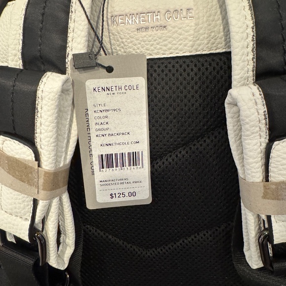 Backpack - Picture 3 of 4